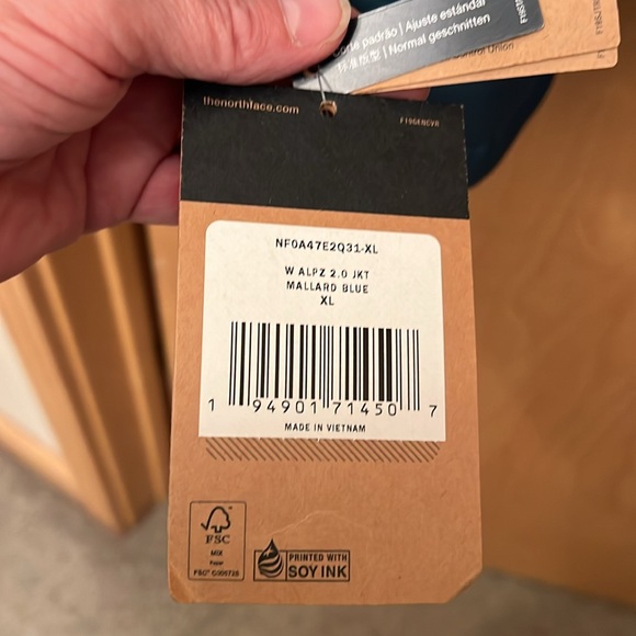 NEW Women's North face jacket size XL - Picture 5 of 5